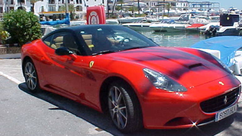 Concentracion de Ferraris en Puerto de La Duquesa