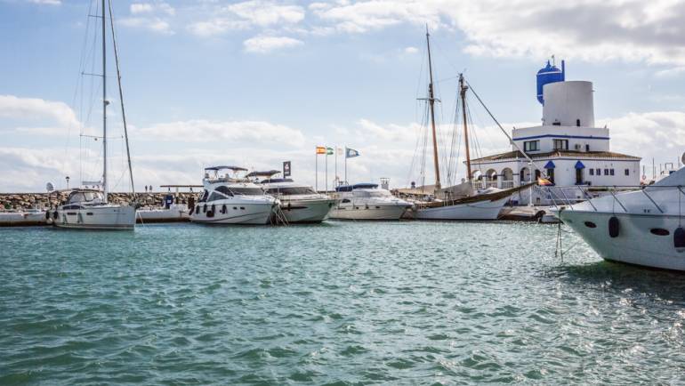 English navigators, Belgians and French, the main interested in visiting the Port of the Duchess