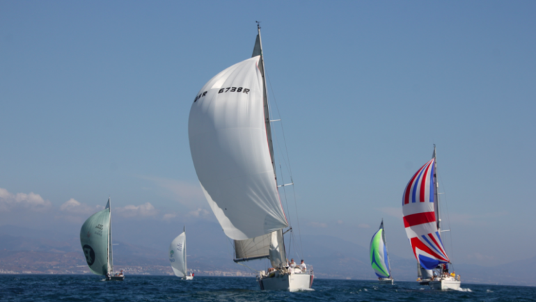 The Puerto Deportivo de Estepona hosts the 9th race Interclubs of the narrow