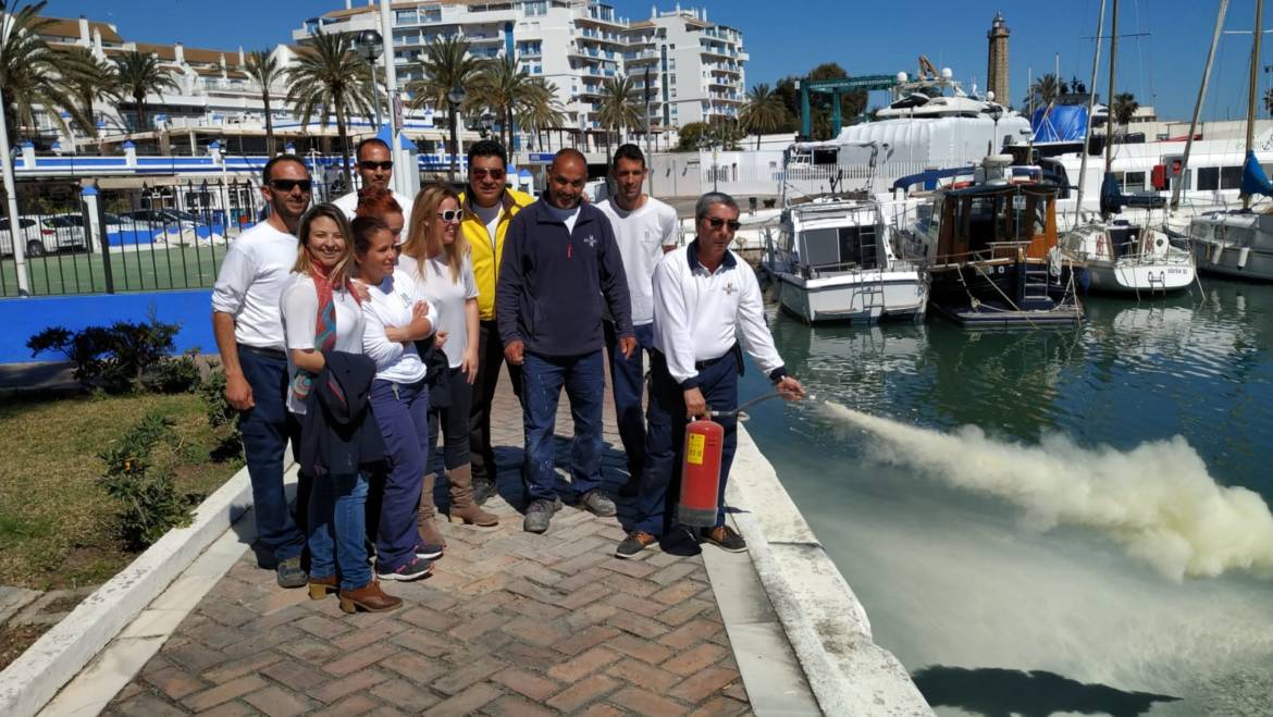 The staff of the Marina of Estepona has carried out the review of the Annual Emergency Plan