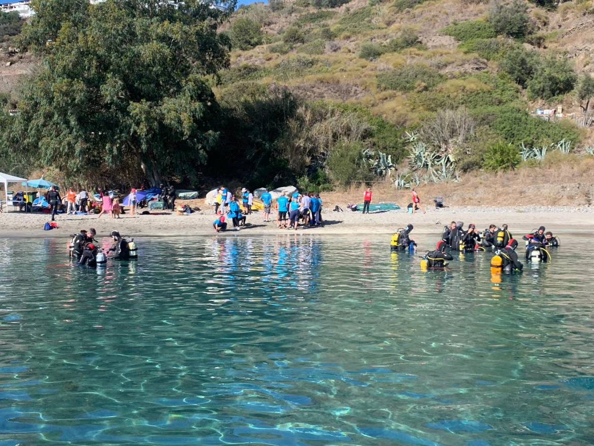 Limpieza-fondos-5-de-octubre-Marina-del-Este-46.jpeg