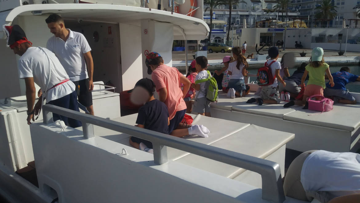 THE PORT OF ESTEPONA WELCOMES THE VISIT OF SCHOOLERS OF THE MUNICIPIO.