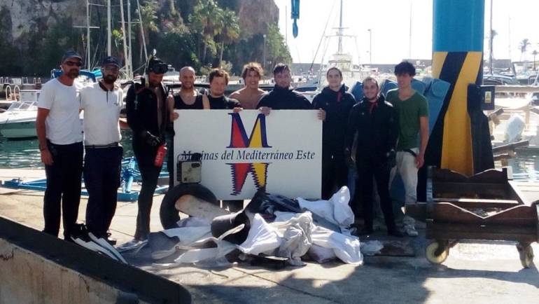 El Puerto Deportivo de Estepona acoge un Taller de Concienciación de Basuras Marinas