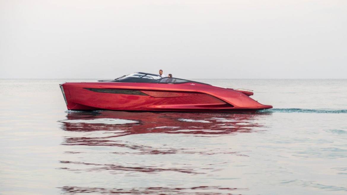 Das Princess R35 Boot wird am nächsten Wochenende in Der Estepona Marina zu sehen sein