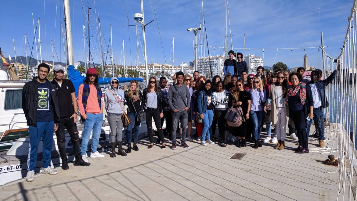 Des étudiants de l'école de commerce visitent Estepona Marina